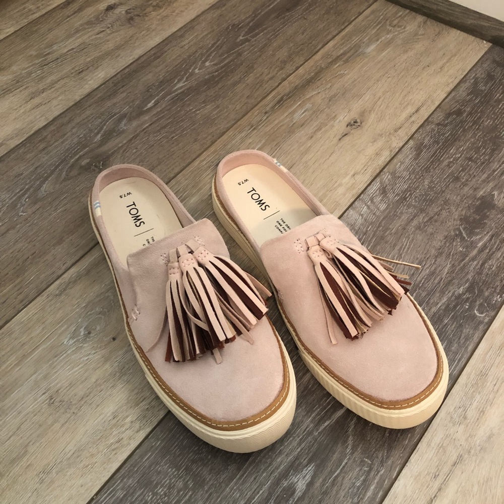 Tassel slip-ons